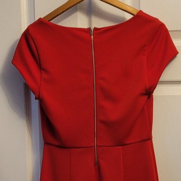 🌹NWOT Express Ribbed Puff Shoulder Sweetheart Midi Dress - Picture 3 of 9